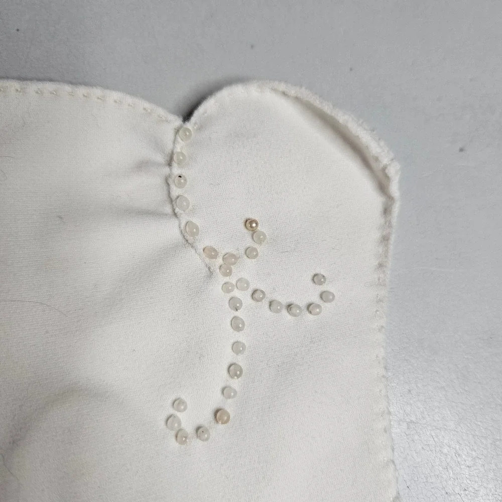 Vintage White Beaded Scalloped Wrist Length Formal Gloves Bridal Tea Party